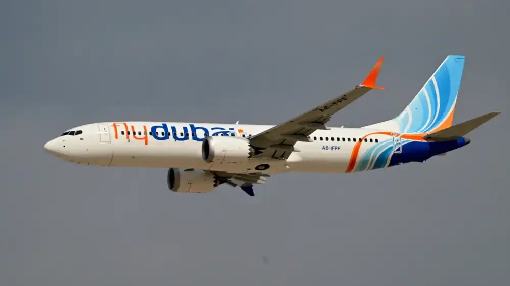 A Flydubai Boeing 737 MAX 8 performs a display flight at Al-Maktoum International Airport during the Dubai Airshow on 17 November 2025 (Giuseppe Cacace/AFP)