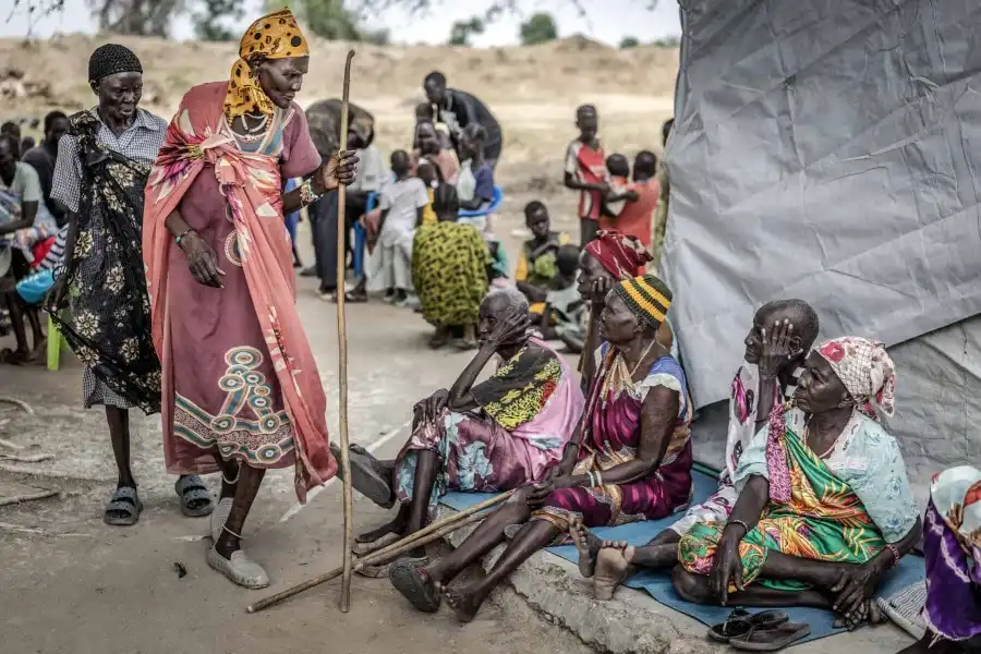 Elderly members of the Nuer community uprooted by the conflict in Jonglei State Luis TATO AFP