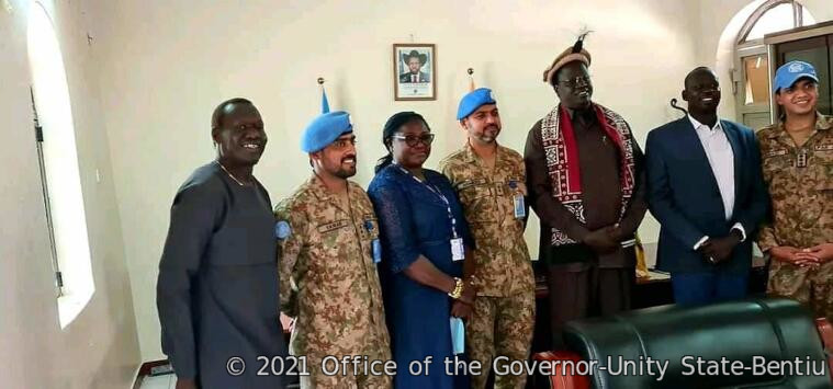 Pakistan Protection Force Unit In Unity State Crown Governor Manytuil With Gift Of Recognition As Part Of Their Tradition Pakistan Protection Force Unit In Unity State Crown Governor Manytuil With Gift Of Recognition As Part Of Their Tradition
