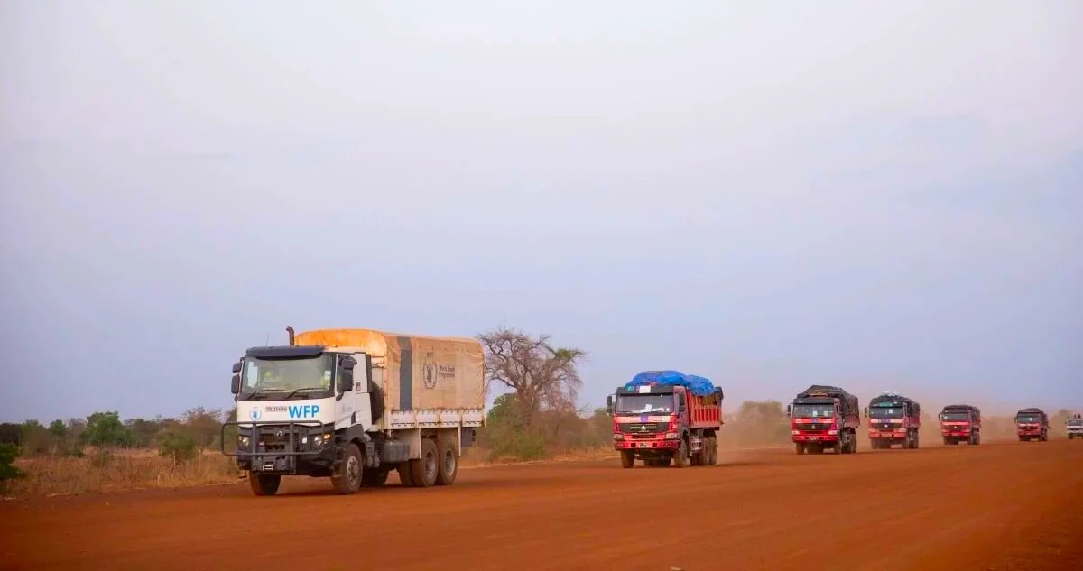 Food assistance convoy leaves WFP warehouse in Bor, Jonglei state in March 2025 (Photo Credit: WFP / Samantha Reinder)