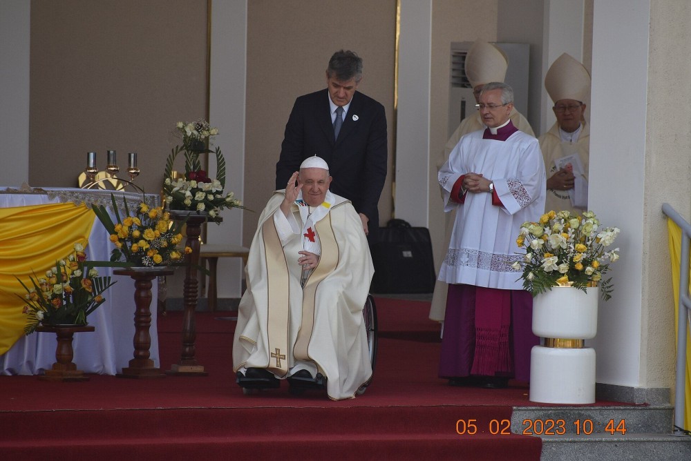 Pope Francis visiting South Sudan (Photograph Source: Alfadil Attiya Abuanja – CC BY-SA 4.0)