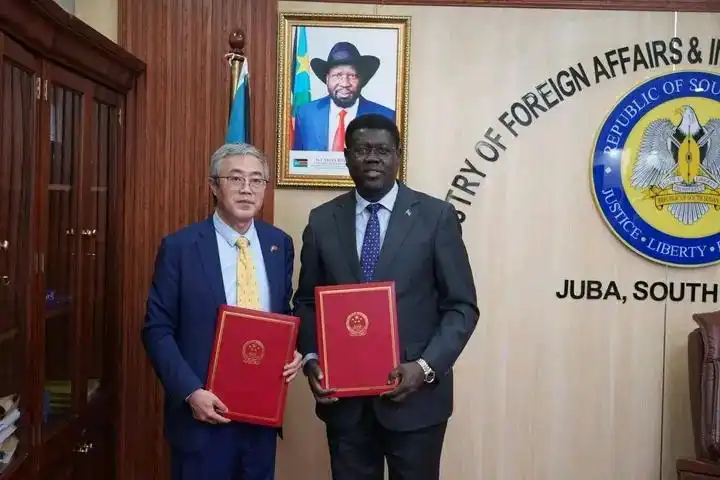 South Sudan minister of Foreign Affairs and International Cooperation Hon. Semaya K. Kumba and Chinese Ambassador to South Sudan