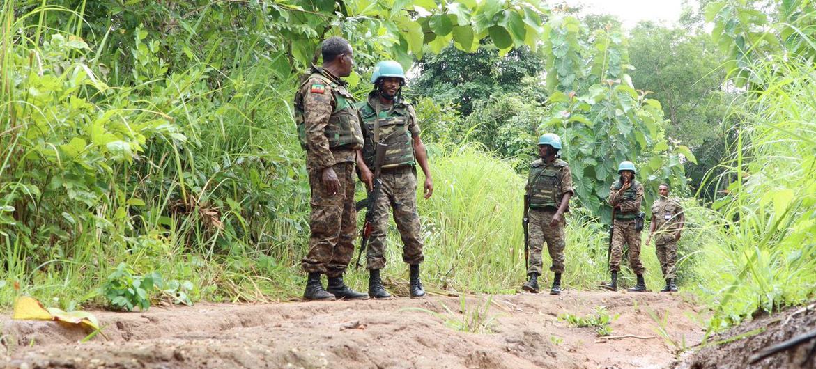 UNMISS peacekeepers on patrol in southwestern South Sudan (UNMISS / Denis Louro)