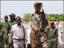 Sixteen soldiers became the first in the south to return to civilian life