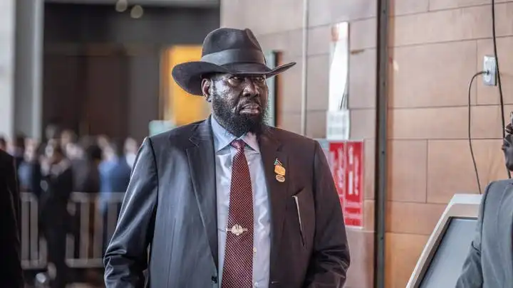 سلفا كير يحلّ حكومته تمهيدا لأول انتخابات في جنوب السودان 