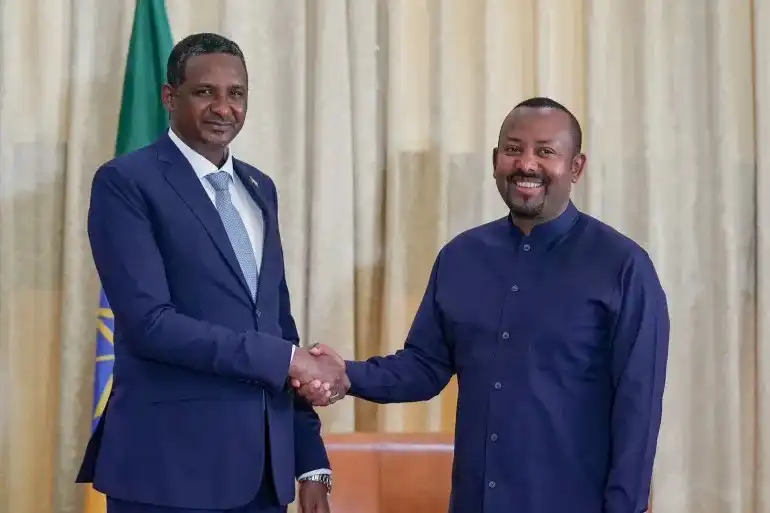 بصمات آبي أحمد على بنادق حميدتي.. لماذا تغذي إثيوبيا حرب السودان؟