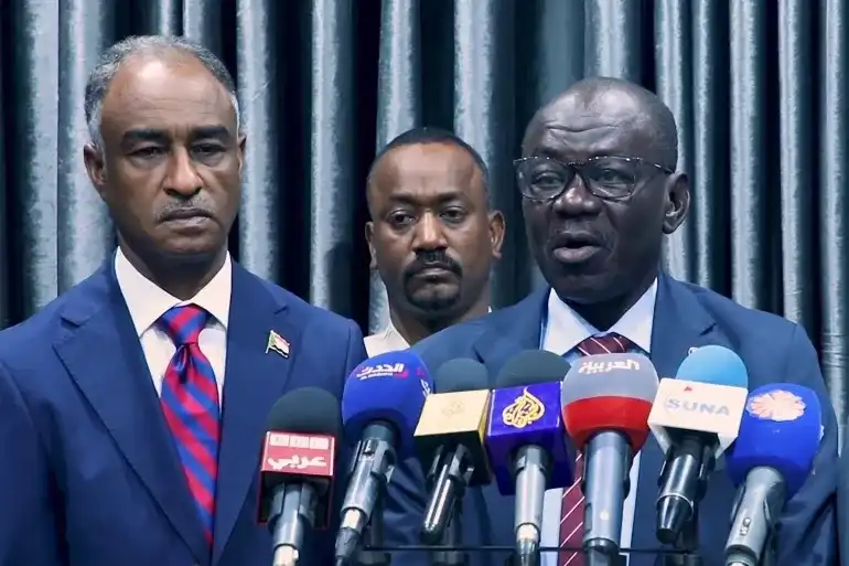 وزير الدفاع السوداني: العلاقات بين الخرطوم وجوبا تدخل مرحلة جديدة من التعاون الإستراتيجي (وكالة الأنباء السودانية)